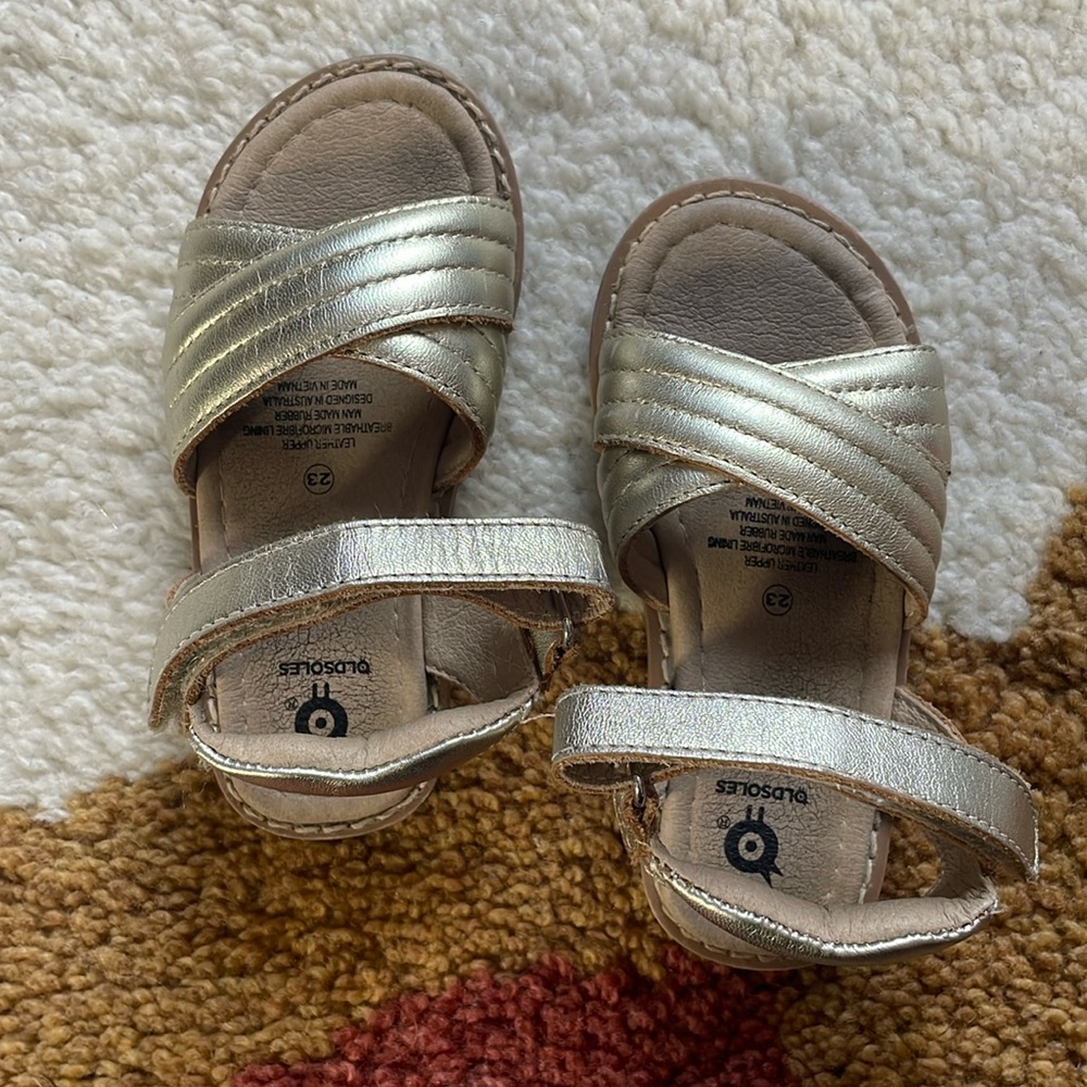 Oldsoles toddler gold leather sandals size 23